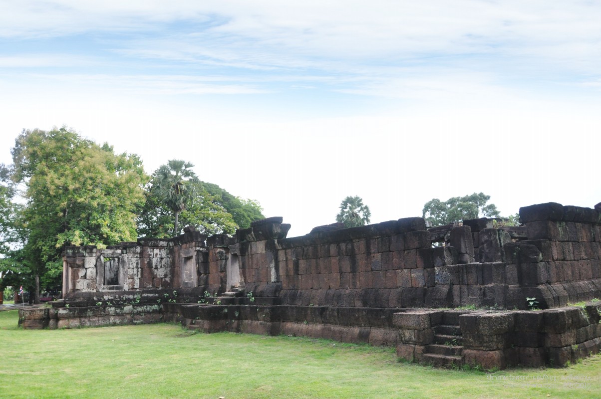 ปราสาทสระกำแพงใหญ่